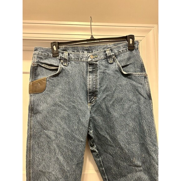 Wrangler Men's Relaxed Fit Denim Blue Jeans Size 36 X 34 Work Wear Medium Wash - Picture 2 of 7